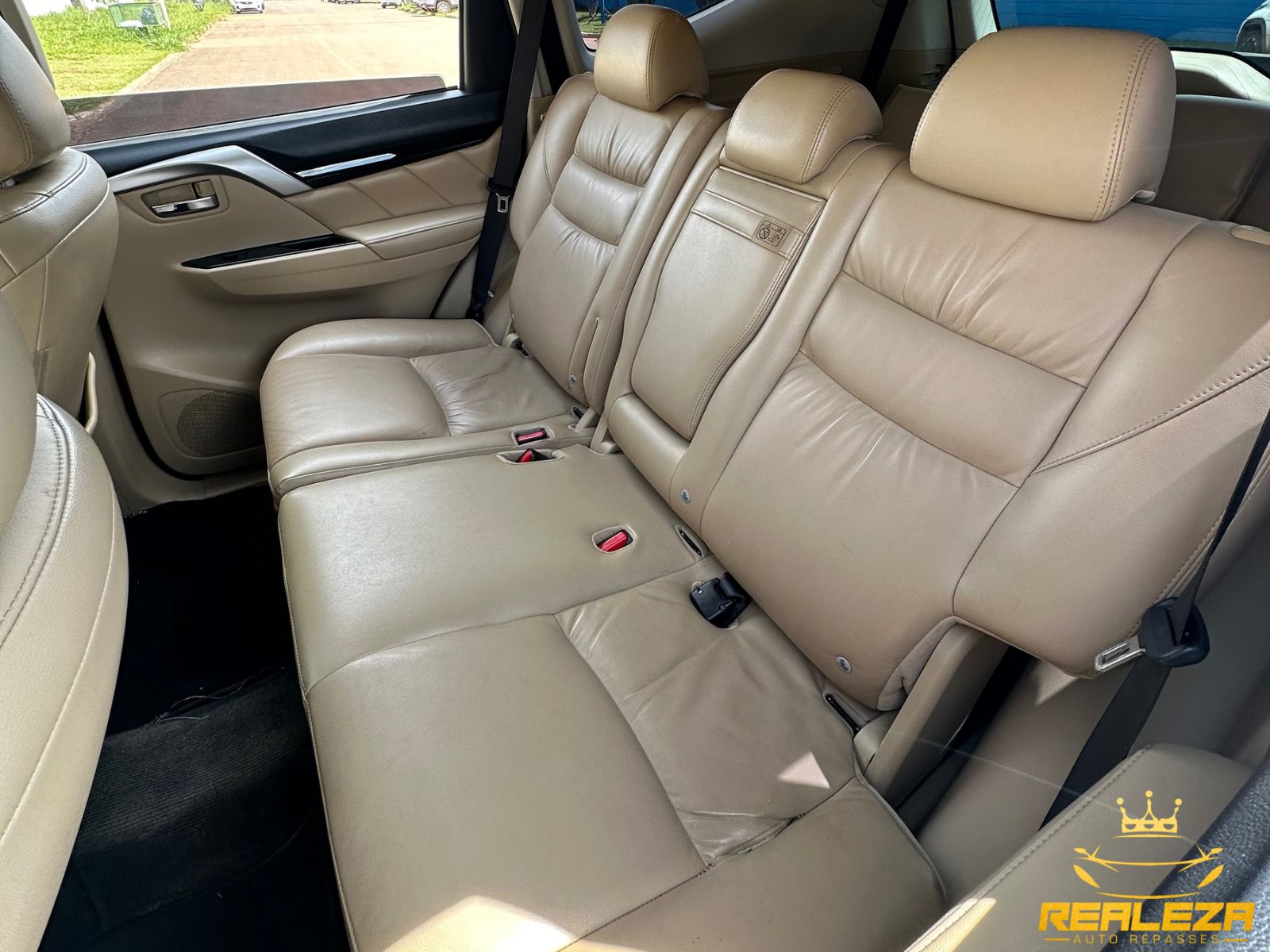 Pajero Sport HPE 2.4 TDI 4x4 7 Lugares (Com Teto Solar)