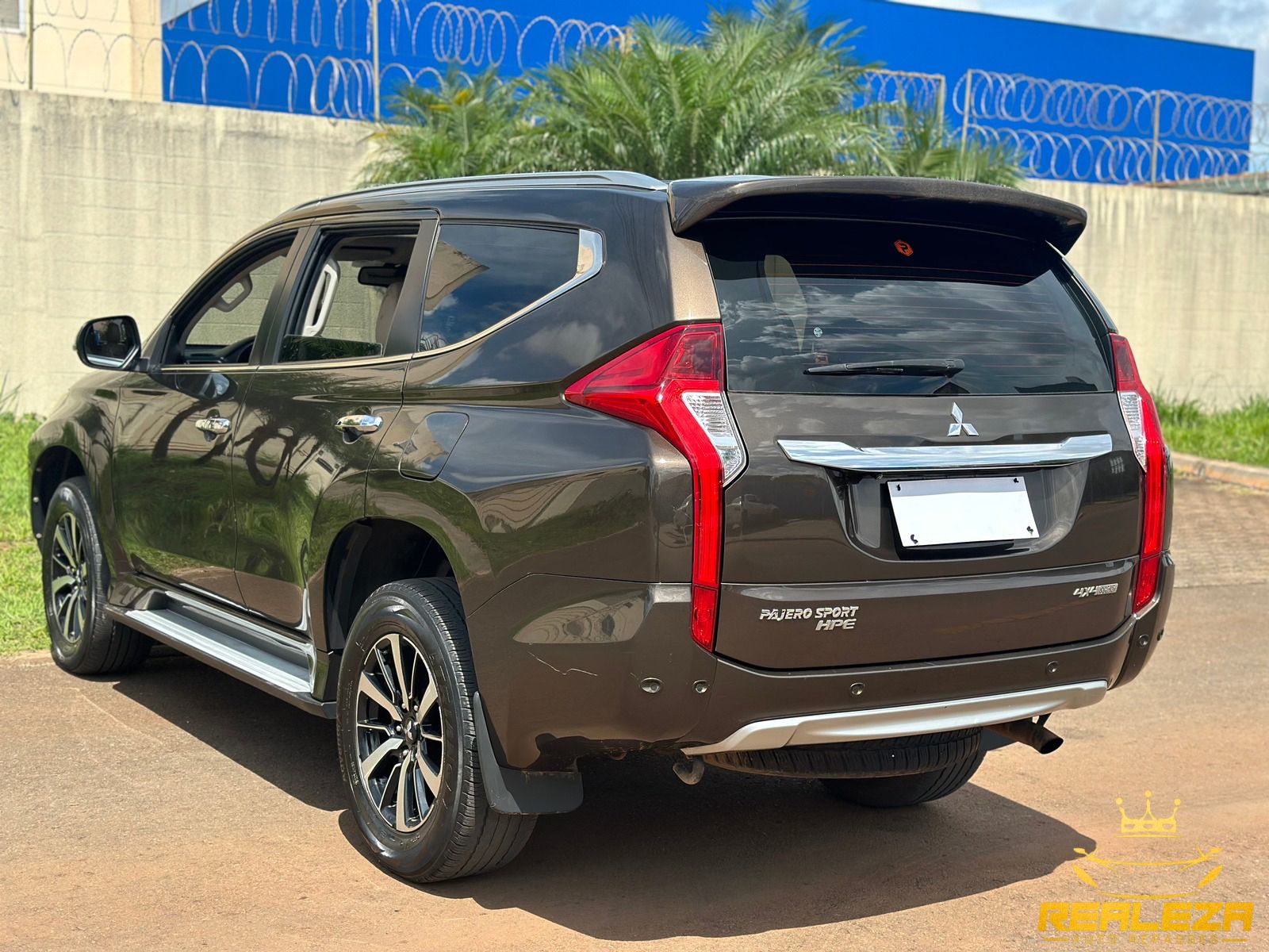 Pajero Sport HPE 2.4 TDI 4x4 7 Lugares (Com Teto Solar)